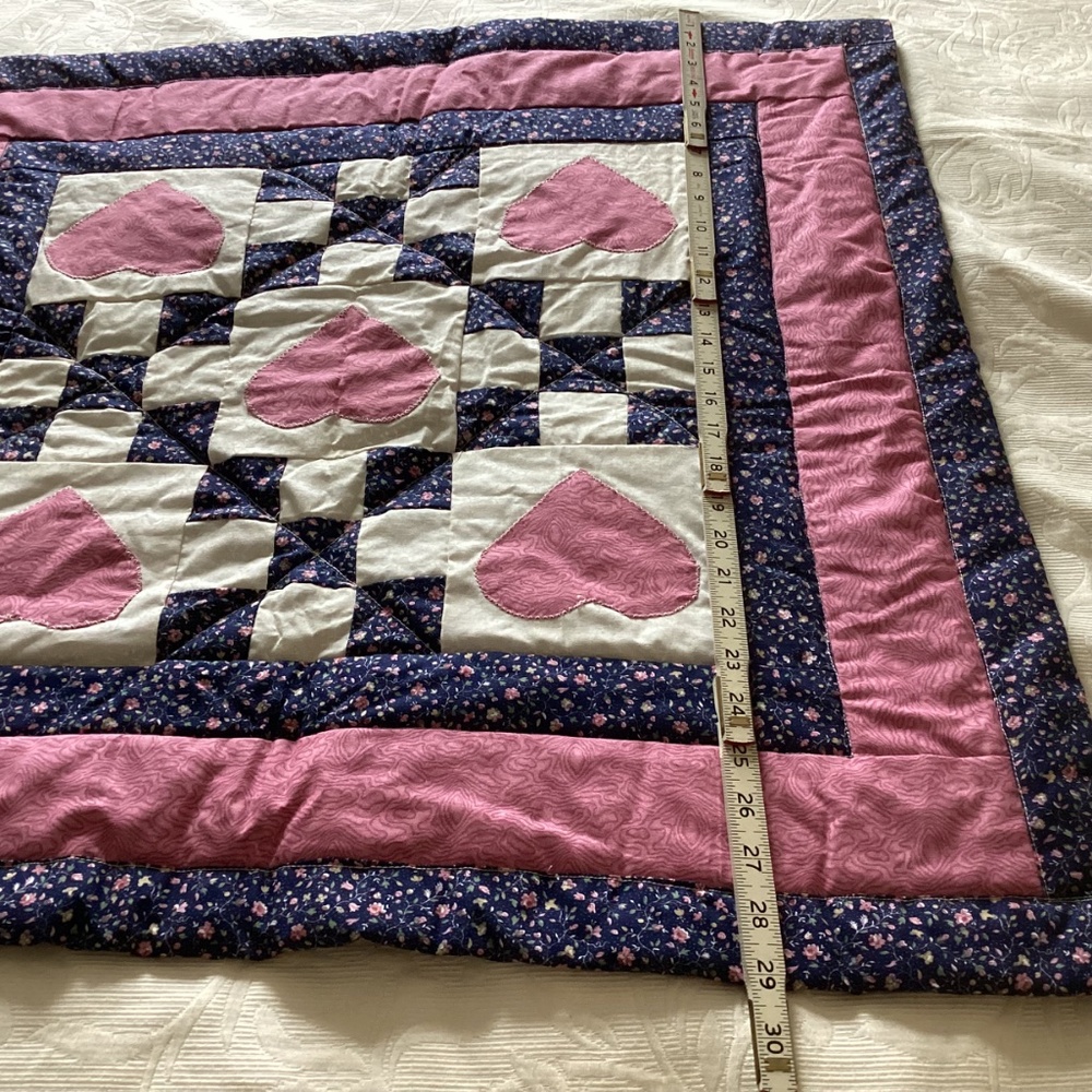 Handmade vintage quilted heart country wall hanging blue / mauve 29 x 29 inches - Picture 6 of 12